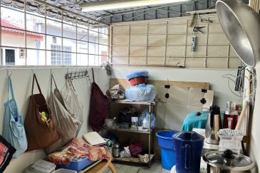 Taman Pinggiran Putra