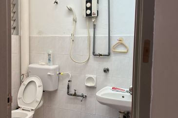 Taman Pinggiran Putra