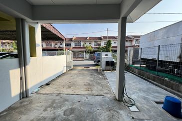 Taman Pinggiran Putra