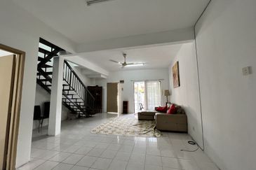 Taman Pinggiran Putra