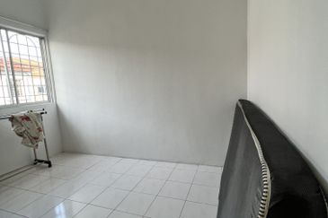 Taman Pinggiran Putra