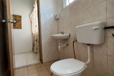 Taman Pinggiran Putra