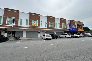 Batang Kali Facing MainRoad Office For Rent 