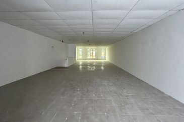 Batang Kali Facing MainRoad Office For Rent 