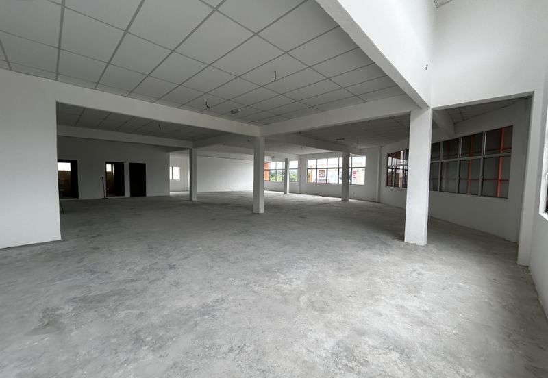 Batang Kali - Main Road Corner Office For Rent 