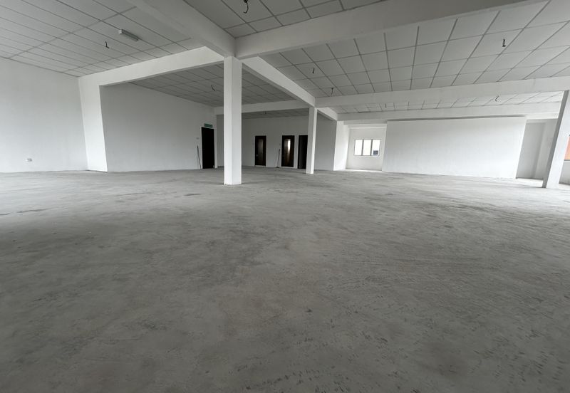 Batang Kali - Main Road Corner Office For Rent 