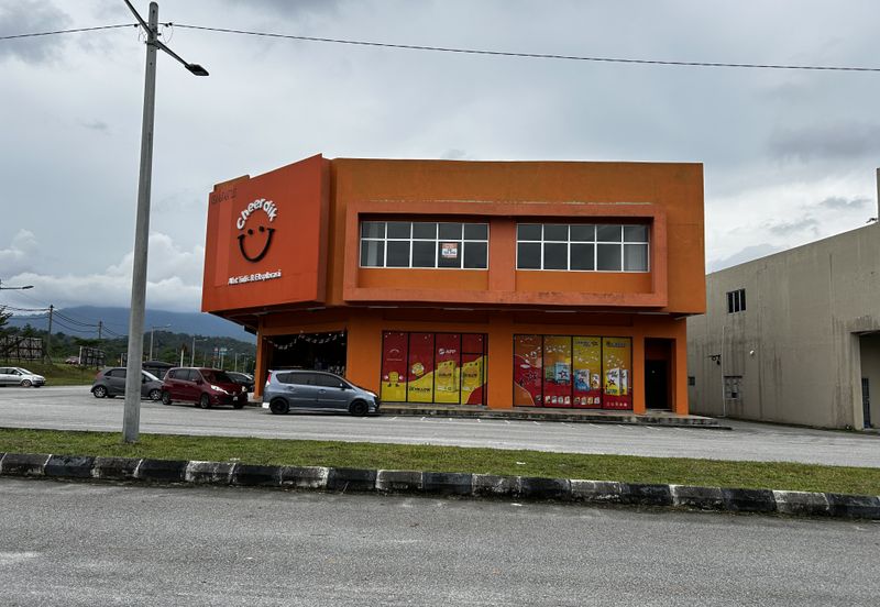 Batang Kali - Main Road Corner Office For Rent 
