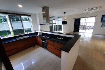 Desa ParkCity (Adora)