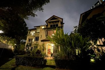 Desa ParkCity (Adora)