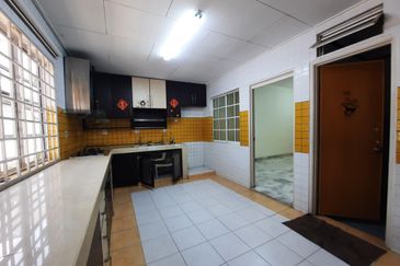 Bandar Sri Damansara (SD10) For Sale