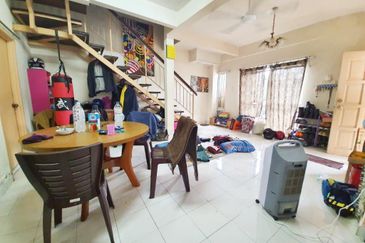 Below market value Cul De Sac Double Storey Semi D Puncak Alam For Sale