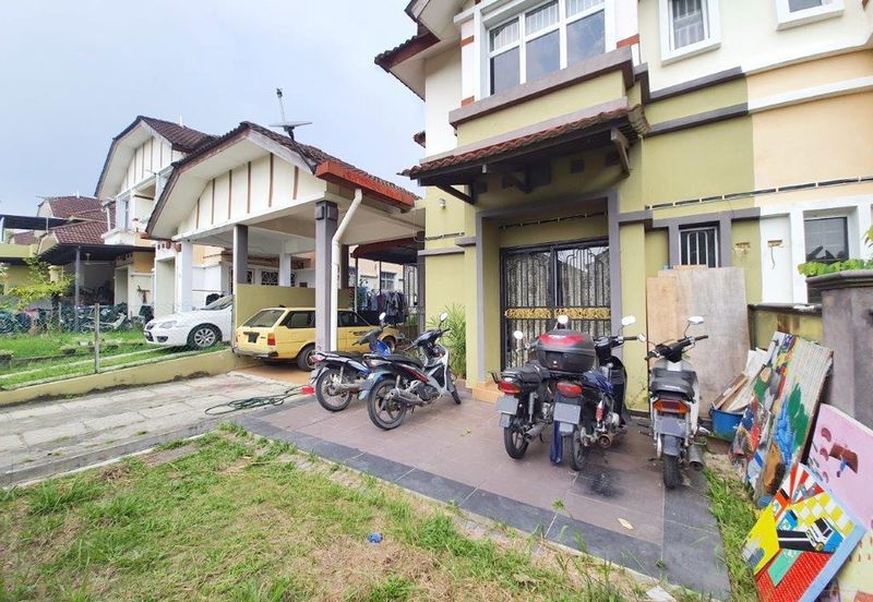 Below market value Cul De Sac Double Storey Semi D Puncak Alam For Sale
