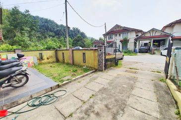 Below market value Cul De Sac Double Storey Semi D Puncak Alam For Sale