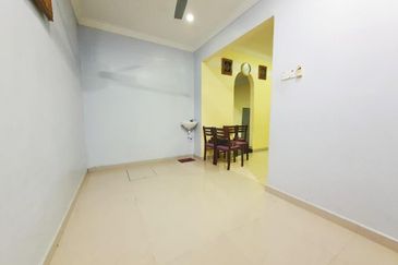 Fully Reno Extended kitchen and living area Dekat surau Double Storey Semi D Cluster Puncak Alam For Sale