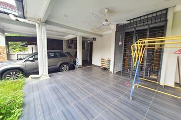 Fully Reno Extended kitchen and living area Dekat surau Double Storey Semi D Cluster Puncak Alam For Sale