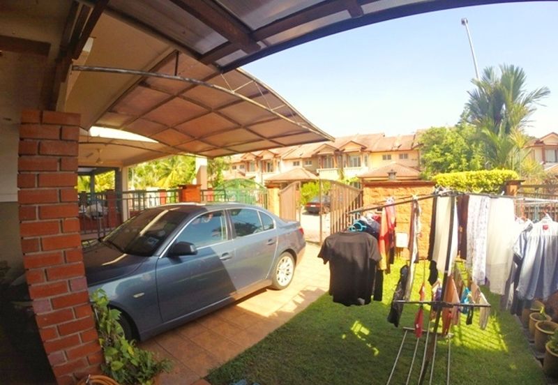 Freehold Dekat sekolah Facing north Renovated unit Double Storey Terrace Jalan Serambi Bukit Jelutong Shah Alam For Sale