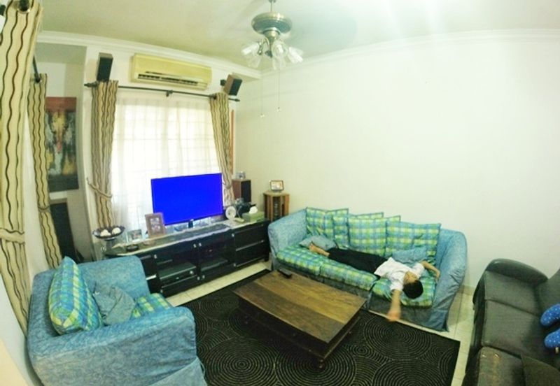 Freehold Dekat sekolah Facing north Renovated unit Double Storey Terrace Jalan Serambi Bukit Jelutong Shah Alam For Sale