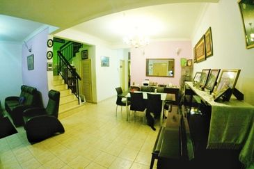 Freehold Dekat sekolah Facing north Renovated unit Double Storey Terrace Jalan Serambi Bukit Jelutong Shah Alam For Sale