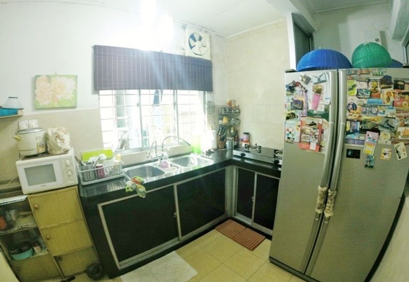 Freehold Dekat sekolah Facing north Renovated unit Double Storey Terrace Jalan Serambi Bukit Jelutong Shah Alam For Sale