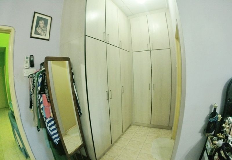 Freehold Dekat sekolah Facing north Renovated unit Double Storey Terrace Jalan Serambi Bukit Jelutong Shah Alam For Sale