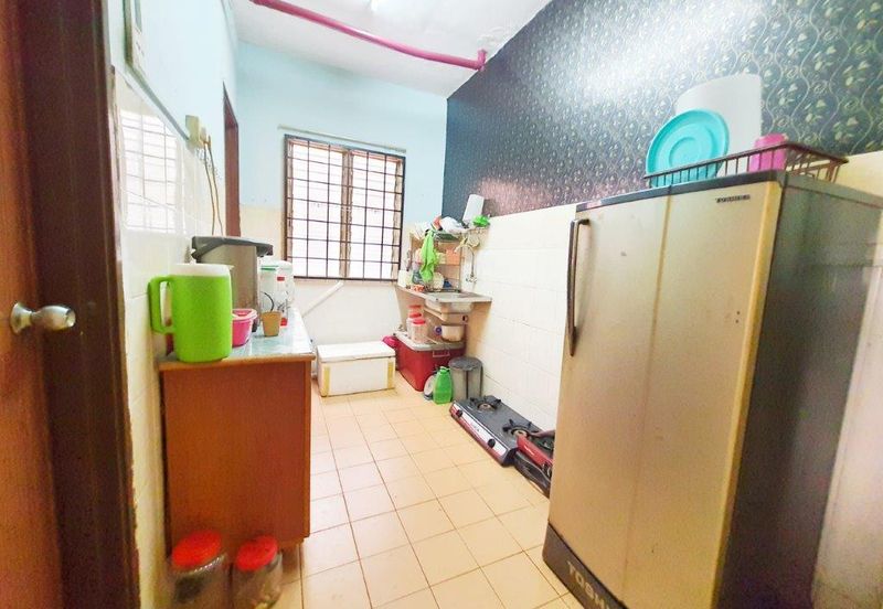 Iris Apartment, Taman Saujana Utama