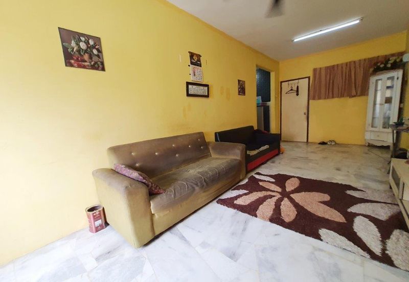 Iris Apartment, Taman Saujana Utama