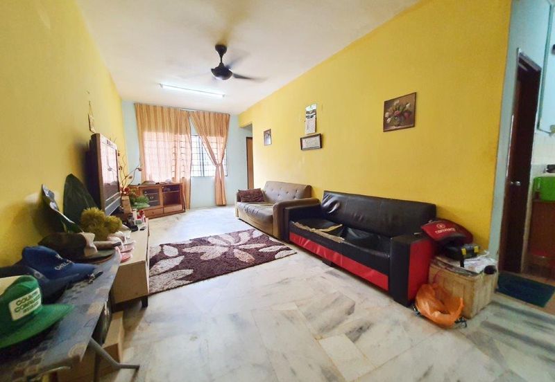 Iris Apartment, Taman Saujana Utama