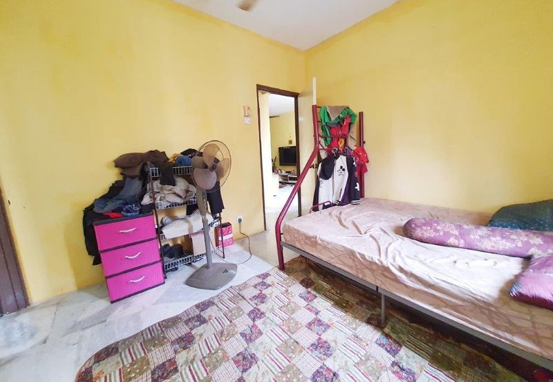 Iris Apartment, Taman Saujana Utama