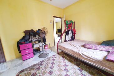 Iris Apartment, Taman Saujana Utama