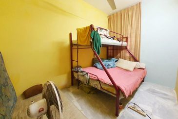 Iris Apartment, Taman Saujana Utama