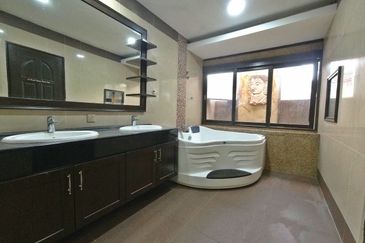 Seksyen 8, Kota Damansara