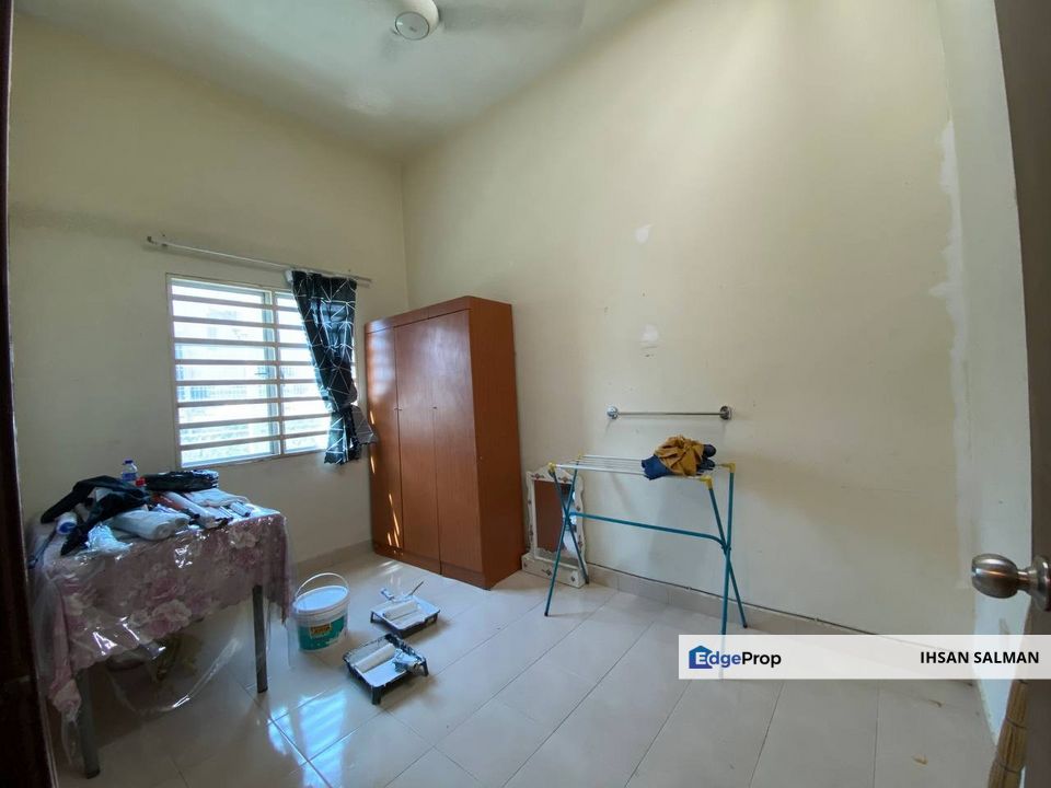 Ground floor Guarded 3 mins to Uitm Puncak Alam Townhouse Taman Seri Alam Saujana Utama For Sale, Selangor, Sungai Buloh