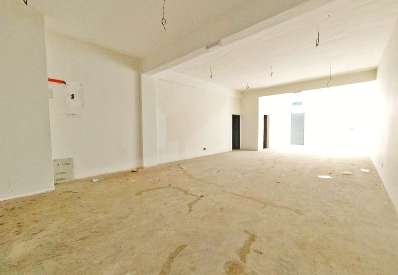 Near Lotus Near Bank Muamalat Near Masjid Puncak Alam Large catchment Double Storey Shop Lot Puncak Bestari Puncak Alam For Rent