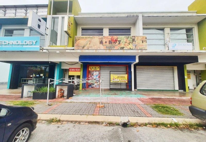 Near Lotus Near Bank Muamalat Near Masjid Puncak Alam Large catchment Double Storey Shop Lot Puncak Bestari Puncak Alam For Rent