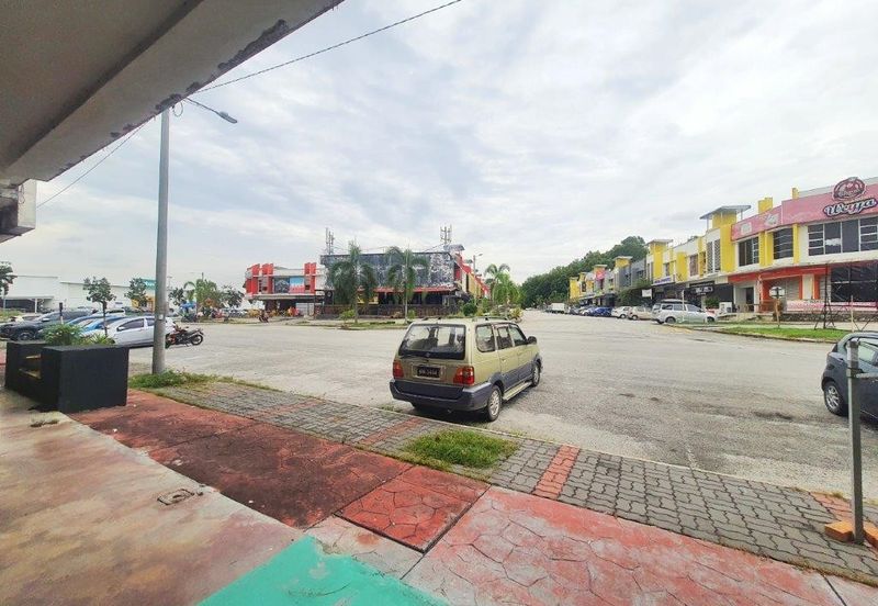 Near Lotus Near Bank Muamalat Near Masjid Puncak Alam Large catchment Double Storey Shop Lot Puncak Bestari Puncak Alam For Rent