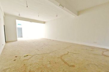 Near Lotus Near Bank Muamalat Near Masjid Puncak Alam Large catchment Double Storey Shop Lot Puncak Bestari Puncak Alam For Rent