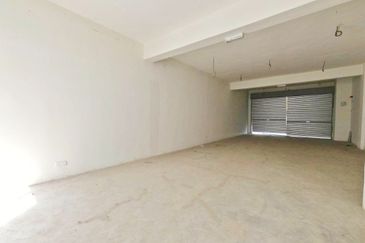 Near Lotus Near Bank Muamalat Near Masjid Puncak Alam Large catchment Double Storey Shop Lot Puncak Bestari Puncak Alam For Rent