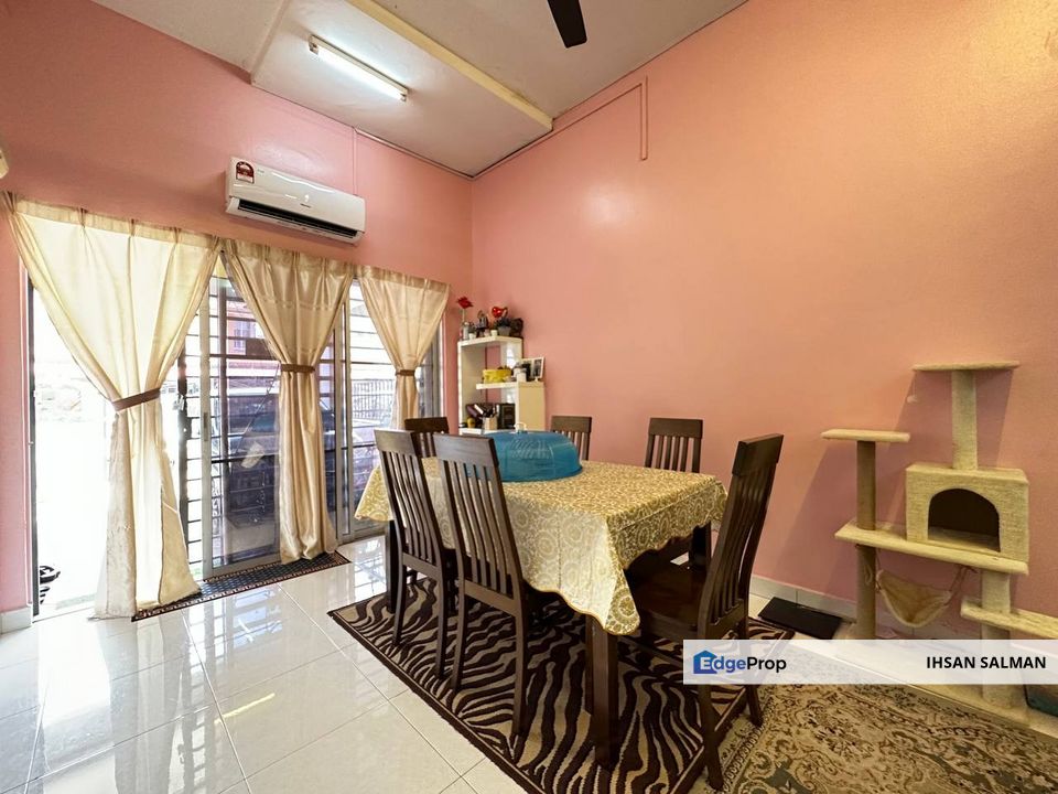 Ground Floor Renovated Kitchen Cabinet Guarded Townhouse Taman Seri Alam Saujana Utama Sungai Buloh For Sale, Selangor, Sungai Buloh