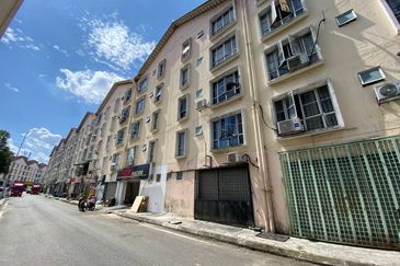 Pusat Komersial Seksyen 7