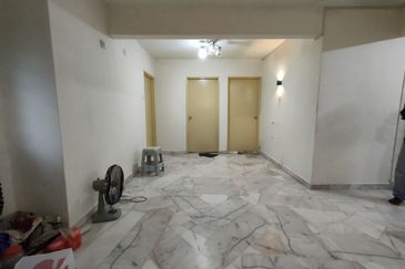 Pangsapuri Kiambang, Bukit Subang