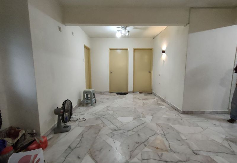 Pangsapuri Kiambang, Bukit Subang