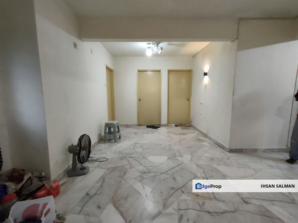 Freehold Ground Floor Reno Kitchen cabinet Apartment Kiambang Taman Bukit Subang For Sale, Selangor, Bukit Subang