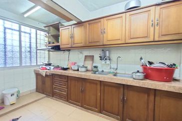 Pangsapuri Kiambang, Bukit Subang