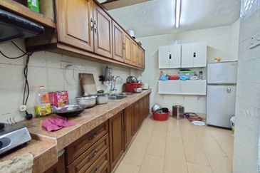 Pangsapuri Kiambang, Bukit Subang