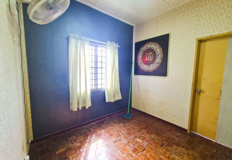 End Lot Facing Open Renovated Teres 2 Tingkat Fasa 2 Puncak Alam For Sale