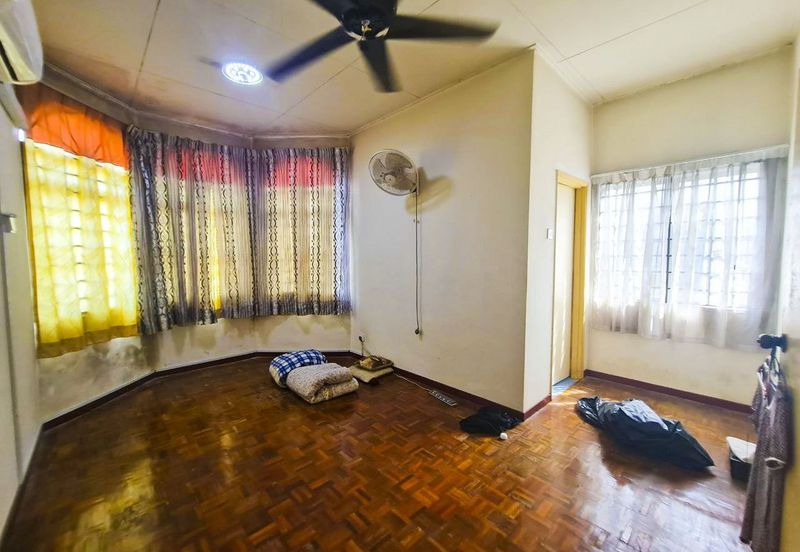 End Lot Facing Open Renovated Teres 2 Tingkat Fasa 2 Puncak Alam For Sale