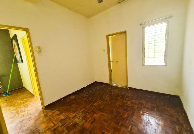 End Lot Facing Open Renovated Teres 2 Tingkat Fasa 2 Puncak Alam For Sale