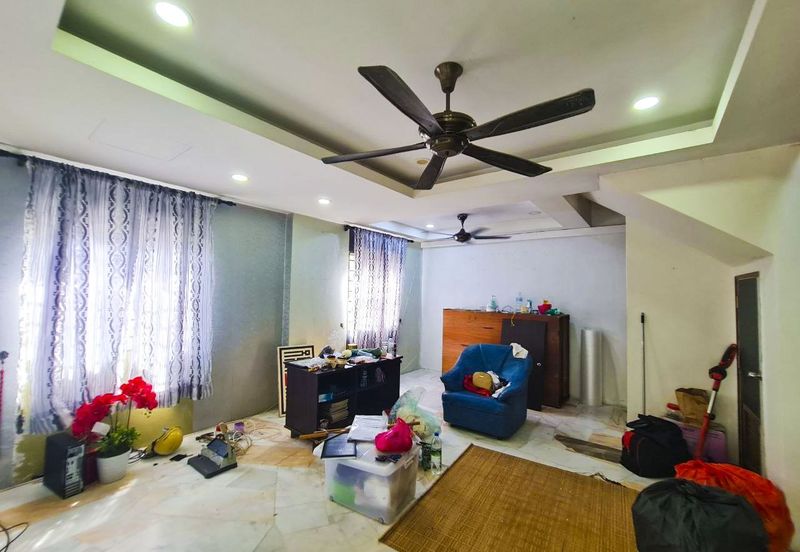 End Lot Facing Open Renovated Teres 2 Tingkat Fasa 2 Puncak Alam For Sale