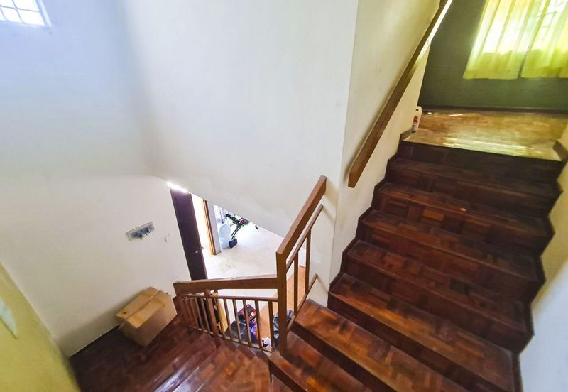 End Lot Facing Open Renovated Teres 2 Tingkat Fasa 2 Puncak Alam For Sale