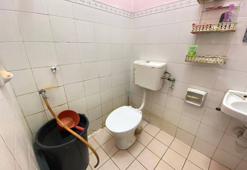 Renovated Kitchen Cabinet Extended Ada Extra Tanah Rezab Teres 1 Tingkat Fasa 1 Puncak Alam For Sale